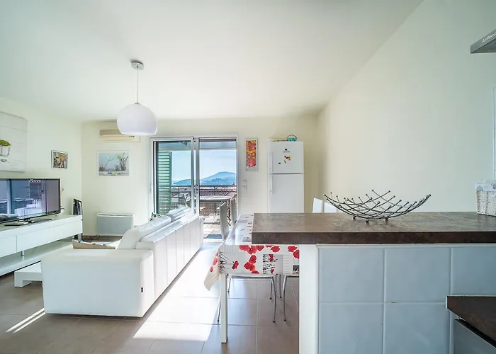 Apartamento Al Balcó Català - Appt Avec Terrasse Et Piscine *